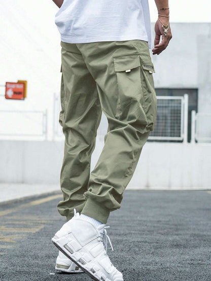 Manfinity EMRG Men Letter Graphic Flap Pocket Drawstring Waist Cargo Pants